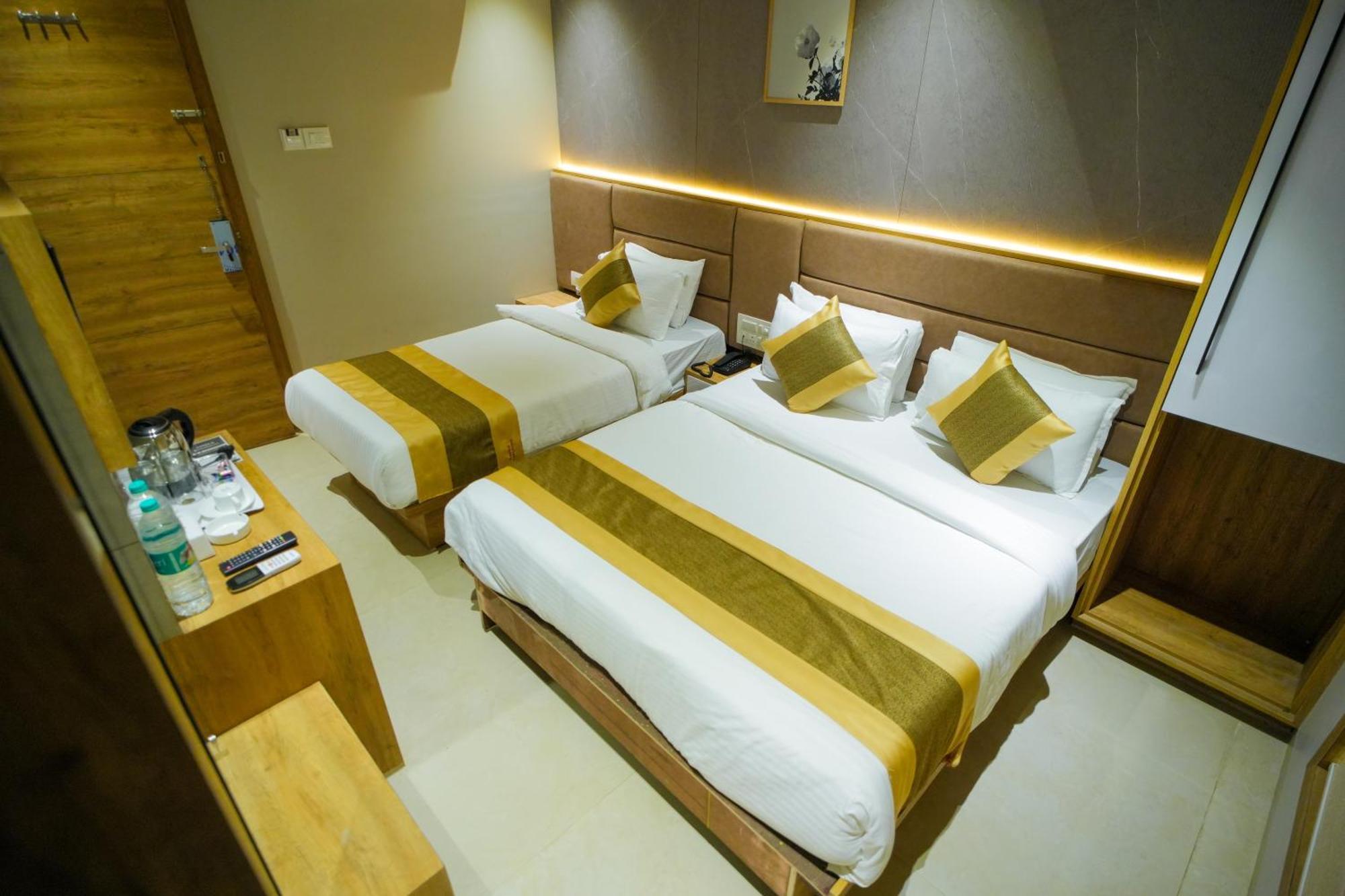 Hotel Skylink Hospitality Mahalaxmi Mumbai Exterior photo
