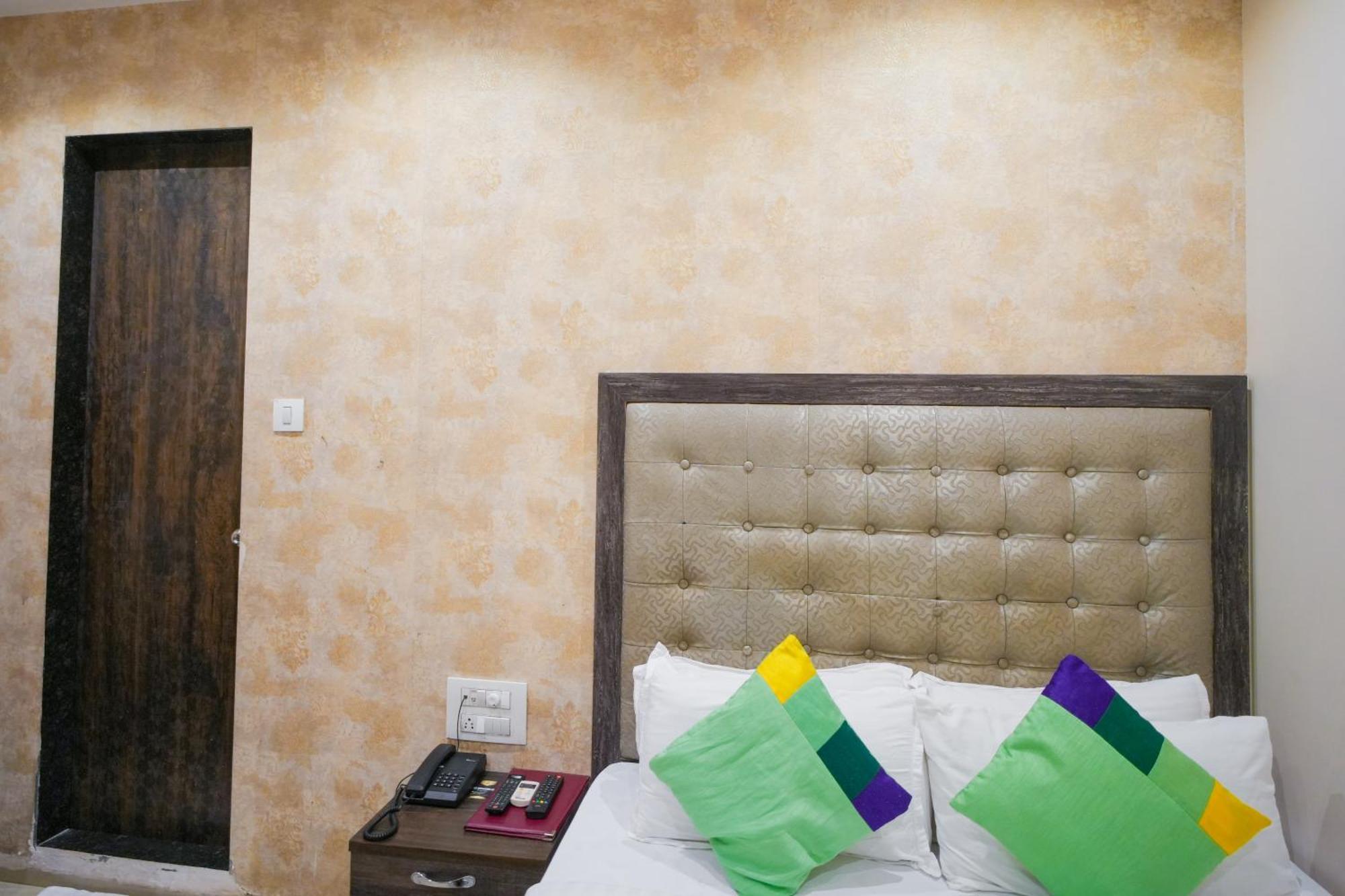 Hotel Skylink Hospitality Mahalaxmi Mumbai Exterior photo