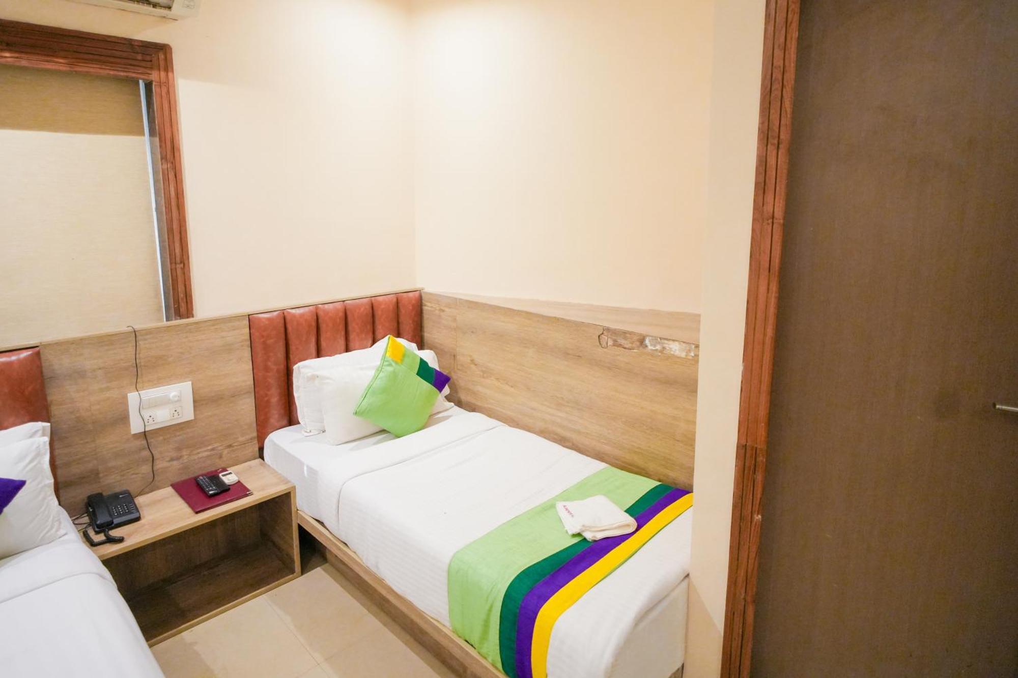 Hotel Skylink Hospitality Mahalaxmi Mumbai Exterior photo