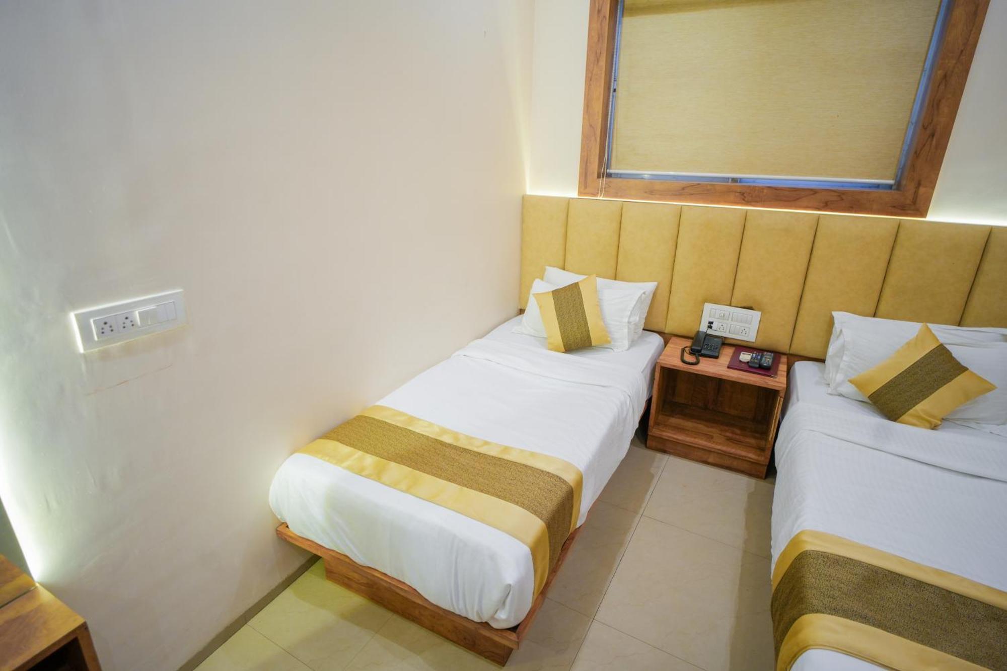 Hotel Skylink Hospitality Mahalaxmi Mumbai Exterior photo