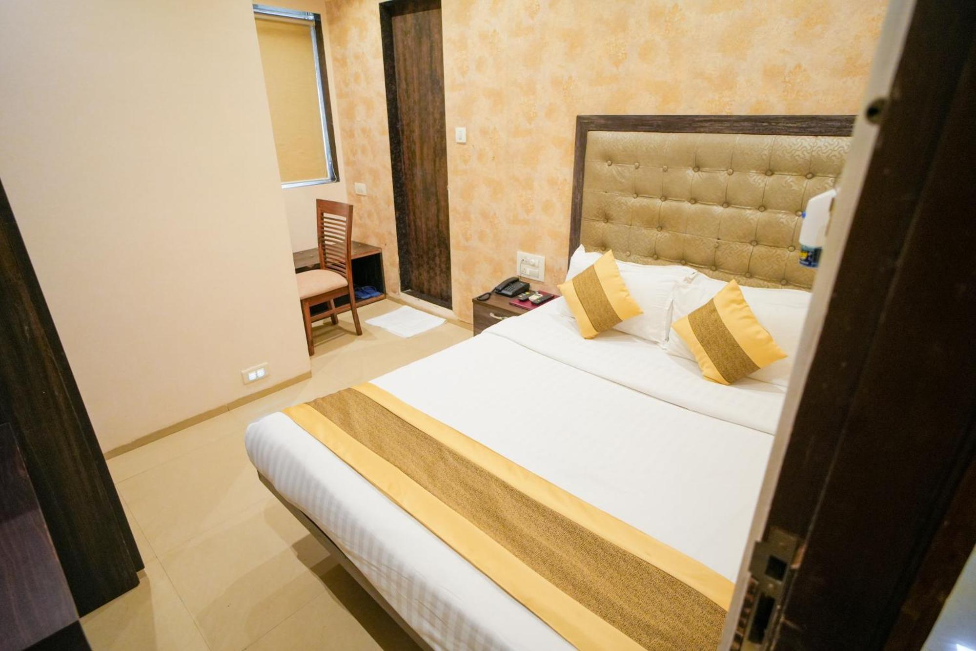 Hotel Skylink Hospitality Mahalaxmi Mumbai Exterior photo