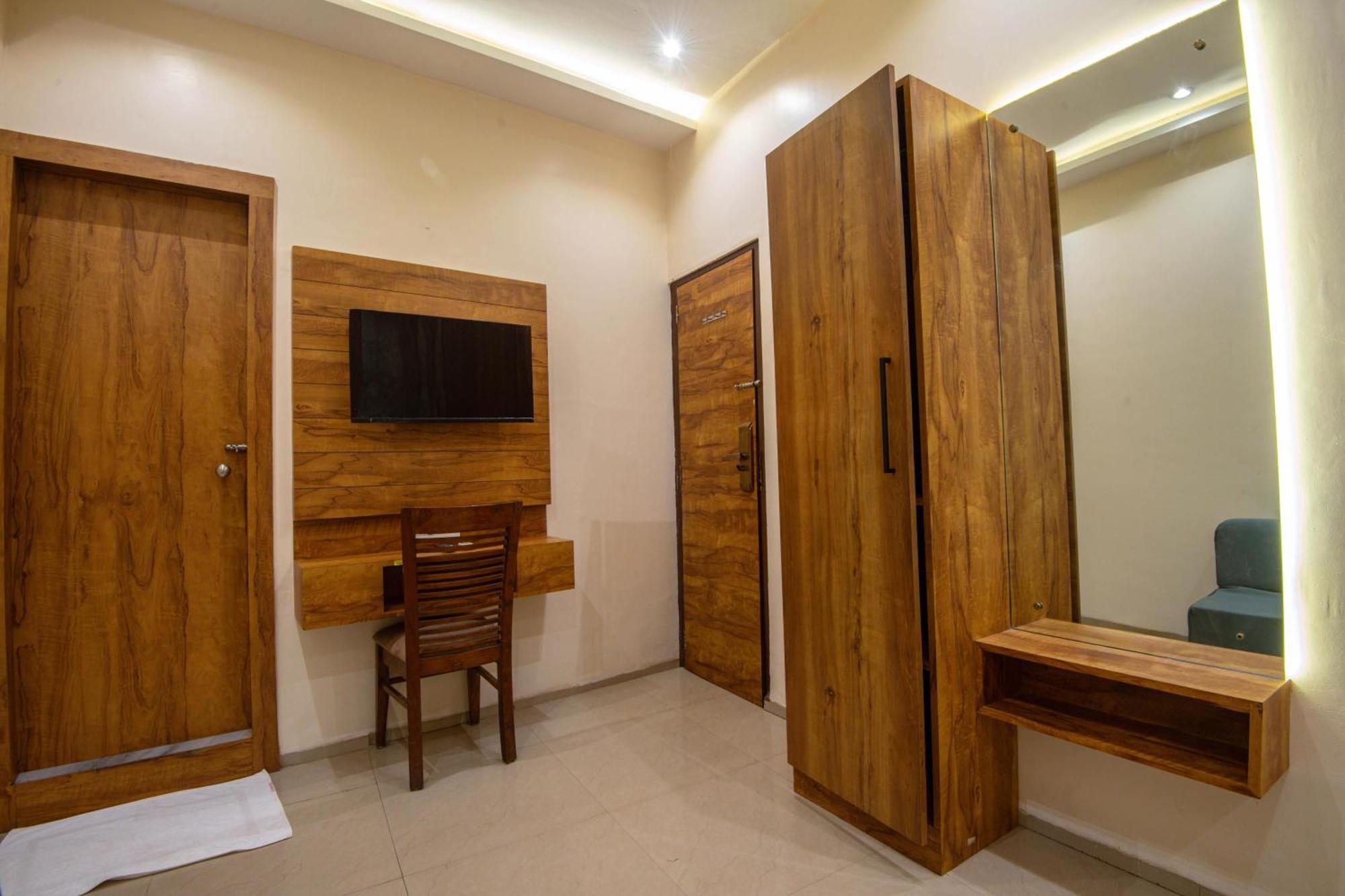 Hotel Skylink Hospitality Mahalaxmi Mumbai Exterior photo