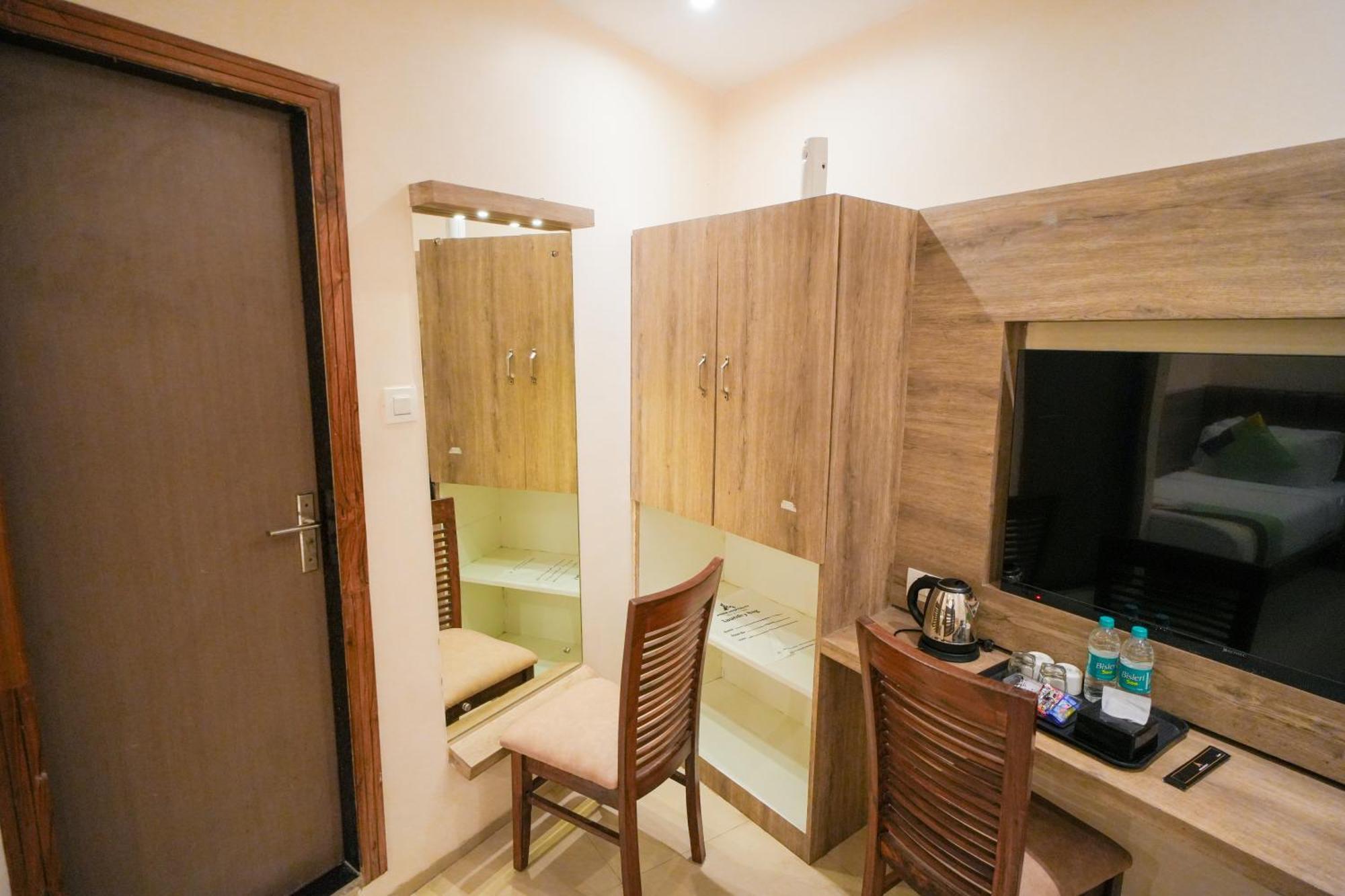Hotel Skylink Hospitality Mahalaxmi Mumbai Exterior photo