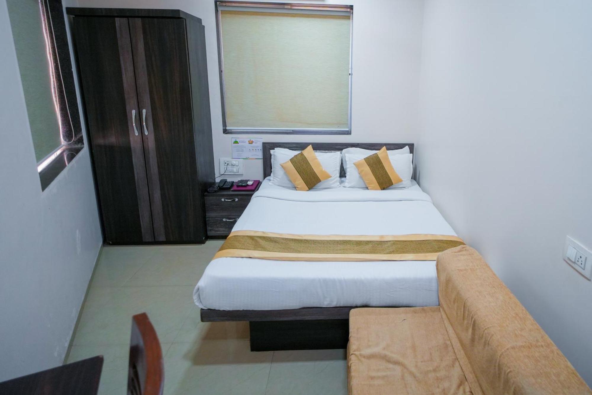 Hotel Skylink Hospitality Mahalaxmi Mumbai Exterior photo
