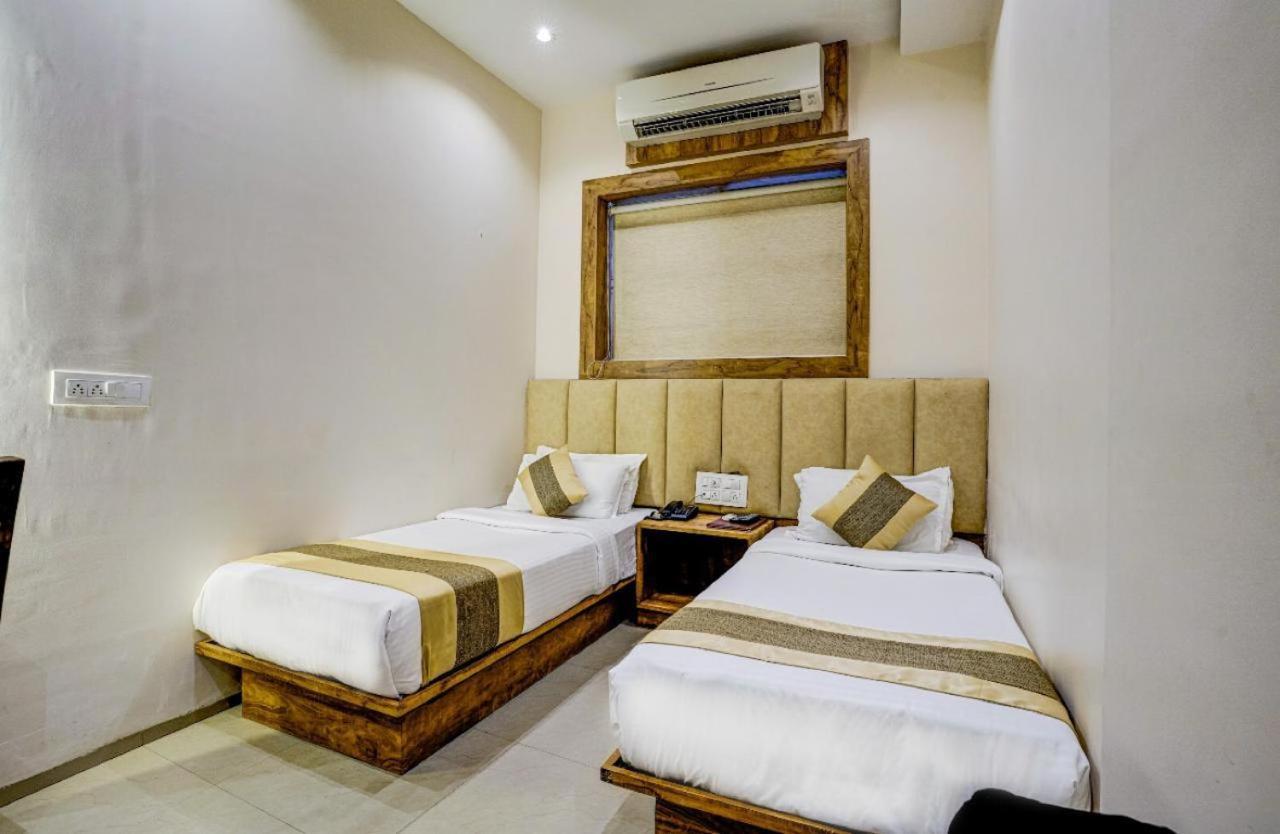 Hotel Skylink Hospitality Mahalaxmi Mumbai Exterior photo